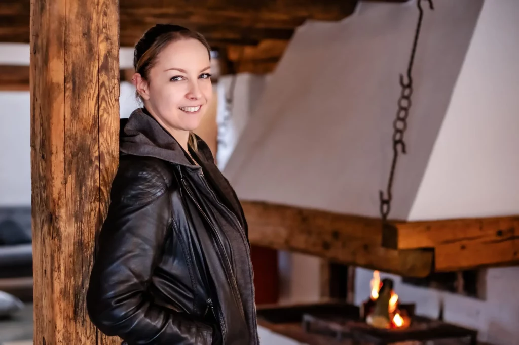 Auf dem Bild bin ich, Jenny Wullich, Webdesignerin zu sehen